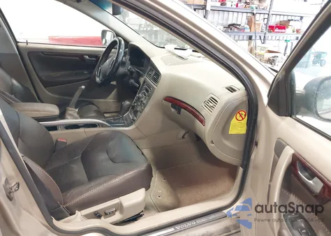 2004 Volvo Xc70 2.5T z USA, uszkodzony, nr VIN YV1SZ59H141140587